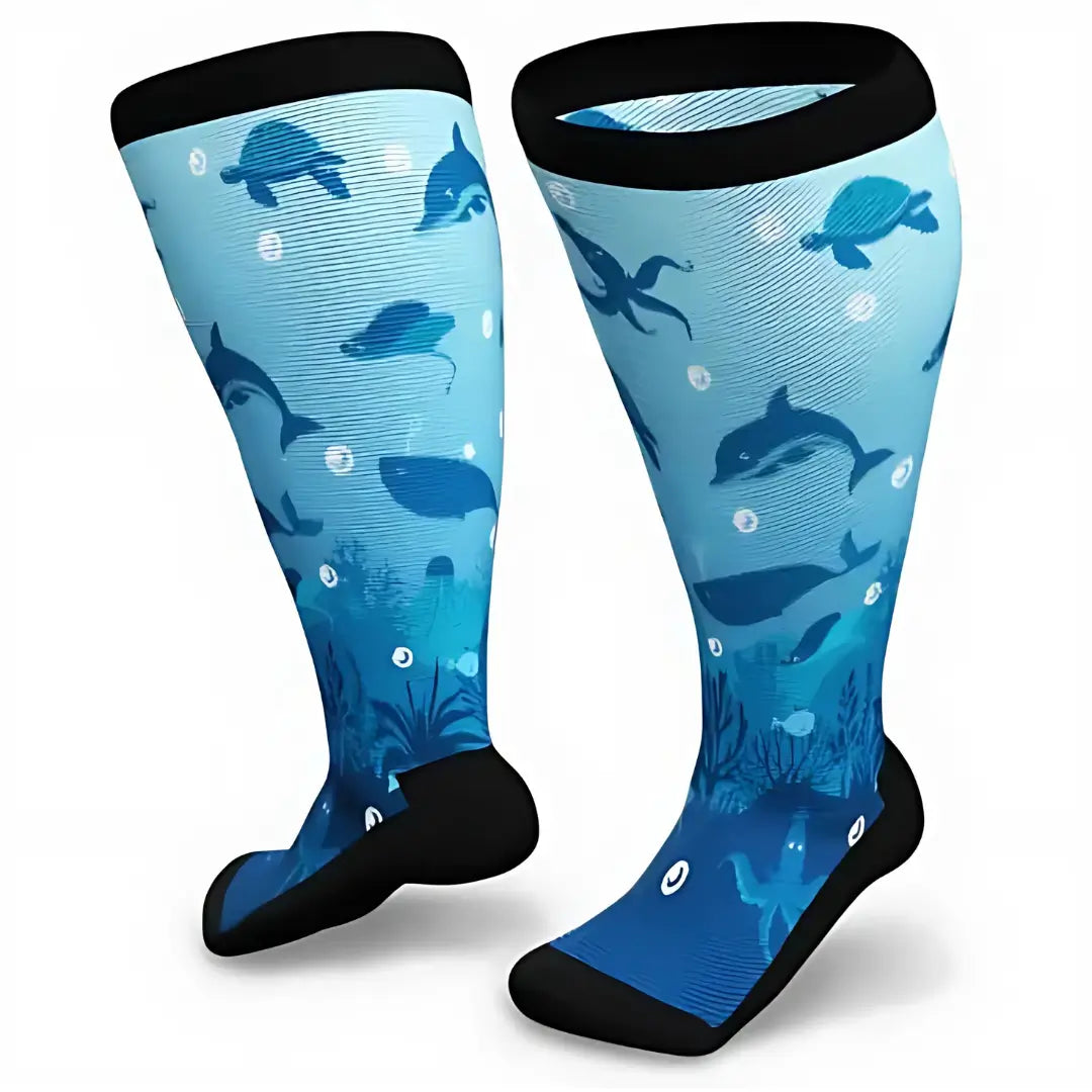 Chaussettes de compression beiges, parfaites pour améliorer la circulation sanguine et prévenir les varices.